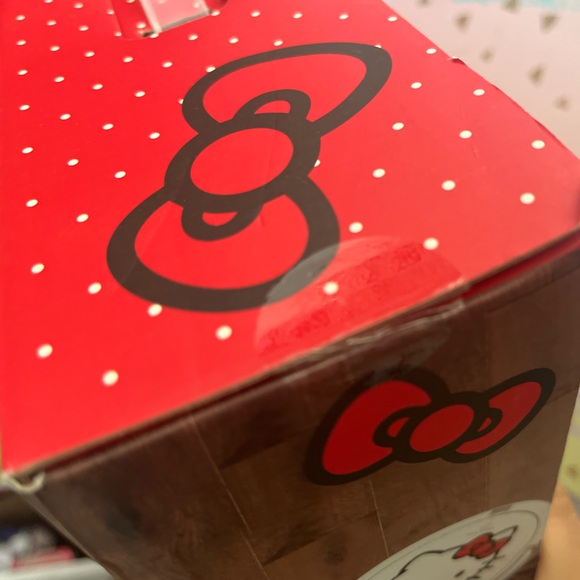 HELLO KITTY White 3-1 Robo Vacuum Cleaner NIB NEW NWT - Picture 9 of 9